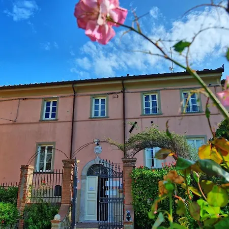 Gualdo Sleeps 4 With Pool And Wifi Appartement *